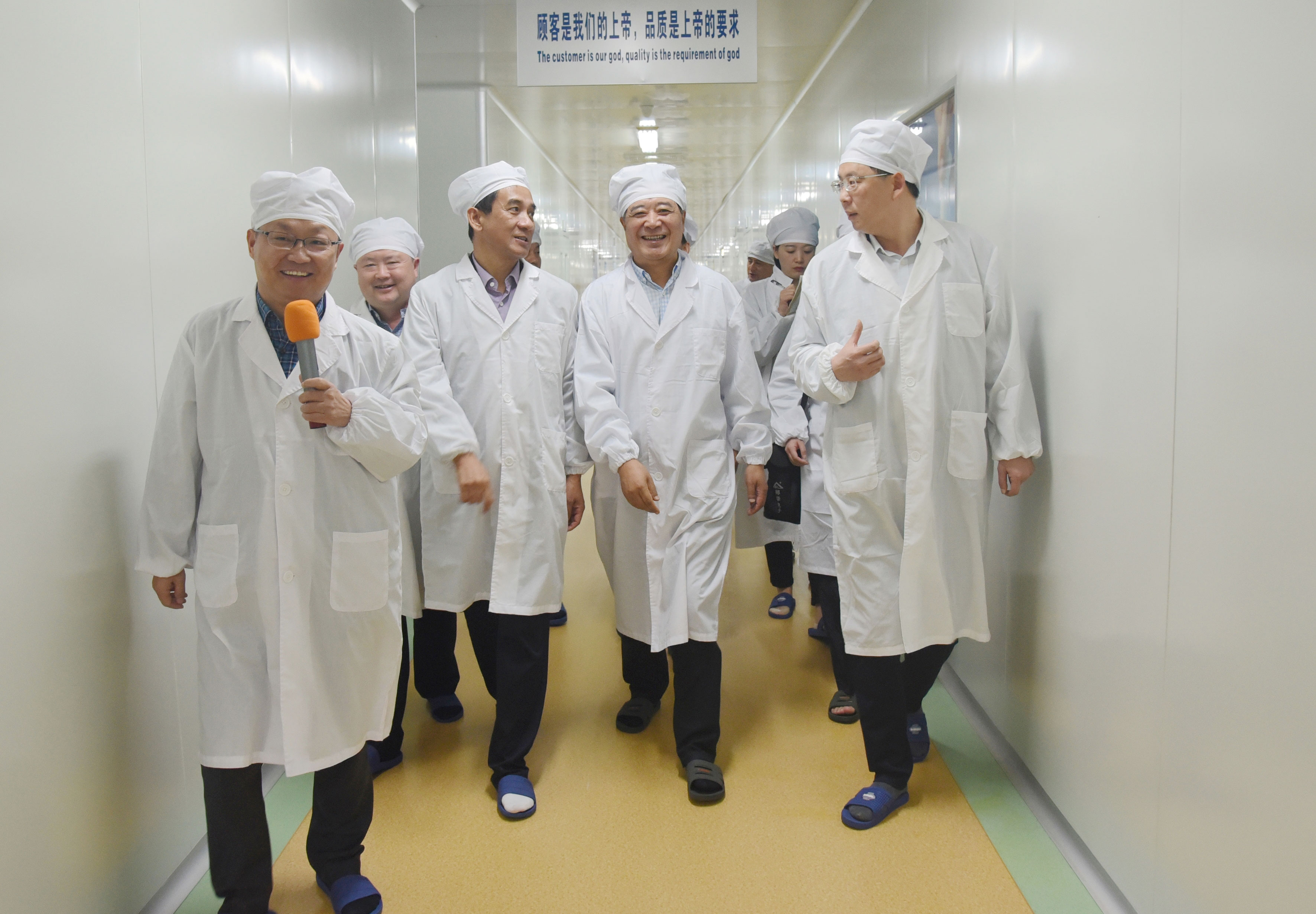 滁州大學黨委書記陳潤一行來安徽天康集團調研。